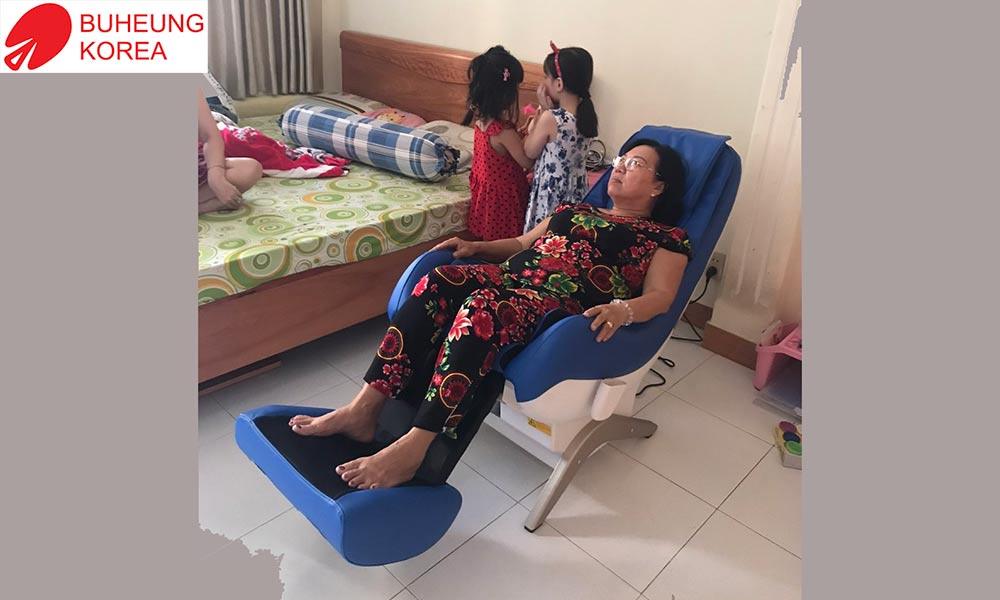 Anh Trọng - Quận 10: Ghế massage MK-4000 chăm sóc sức khỏe tôi mỗi ngày 1