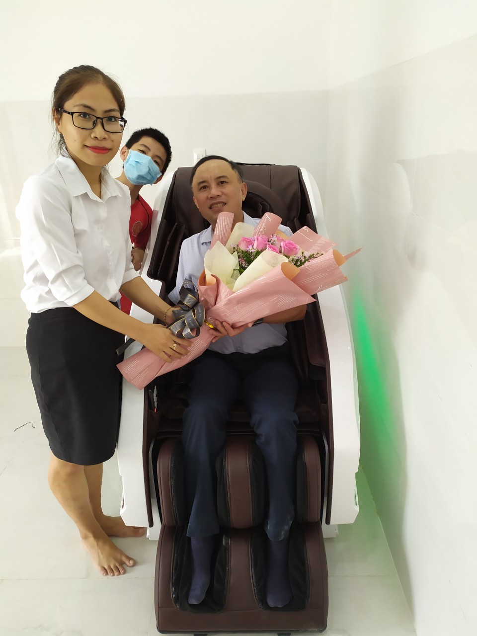7 Lý Do Bạn Nên Mua Ghế Massage Ở Siêu Thị Điện Máy Chợ Lớn 4 7 Lý Do Bạn Nên Mua Ghế Massage Ở Siêu Thị Điện Máy Chợ Lớn 1