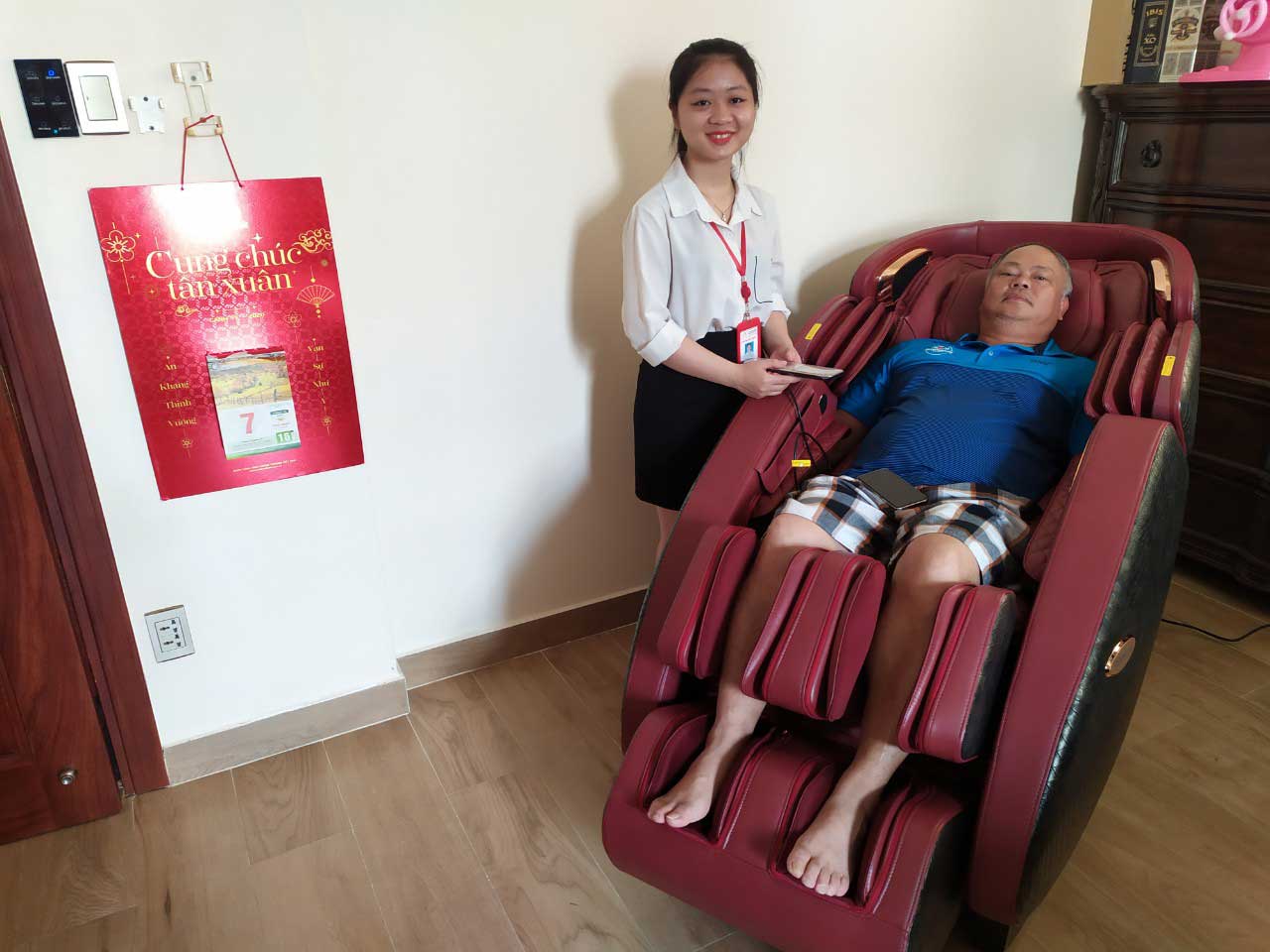 "Chỉ khi người giàu ốm, họ mới hiểu sự bất lực của giàu sang" - Anh Thái, Q.12 1 "Chỉ khi người giàu ốm, họ mới hiểu sự bất lực của giàu sang" - Anh Thái, Q.12 1