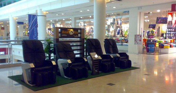 ghế massage ở siêu thị