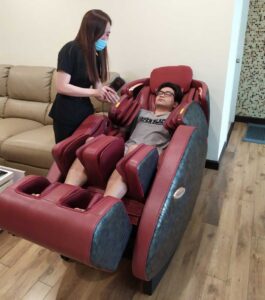 [GIẢI ĐÁP] Nằm ghế massage có tốt không? Có nên mua ghế massage không? 42
