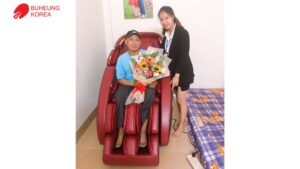 "Biết vợ thích màu đỏ nên tôi chọn mẫu này" _ Anh Thông - Quận 2 15