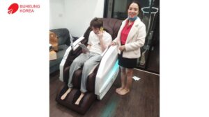 "Ừa, tao mới mua cái ghế massage ngon lắm, nảo rảnh qua thử nha, đảm bảo ghiền..." _ Anh Tâm - Quận 1 9
