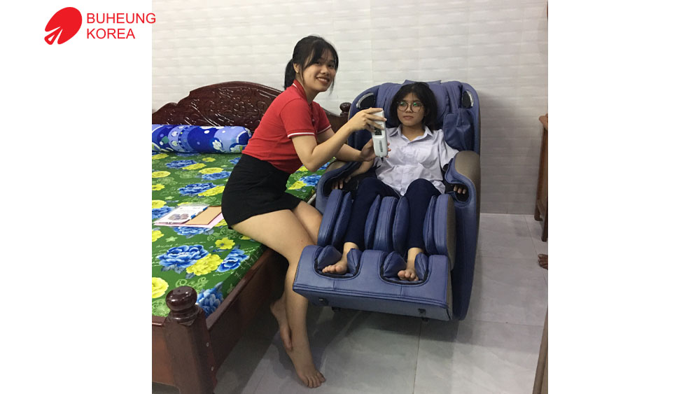 "Con lăn di chuyển được nhiều là một ưu điểm của mẫu ghế này"_ chị Hằng, Quận 5 1