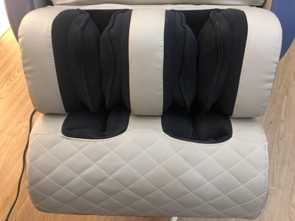 Cụm massage chân tác động kép mang lại lợi ích gì cho người dùng ghế massage? 1