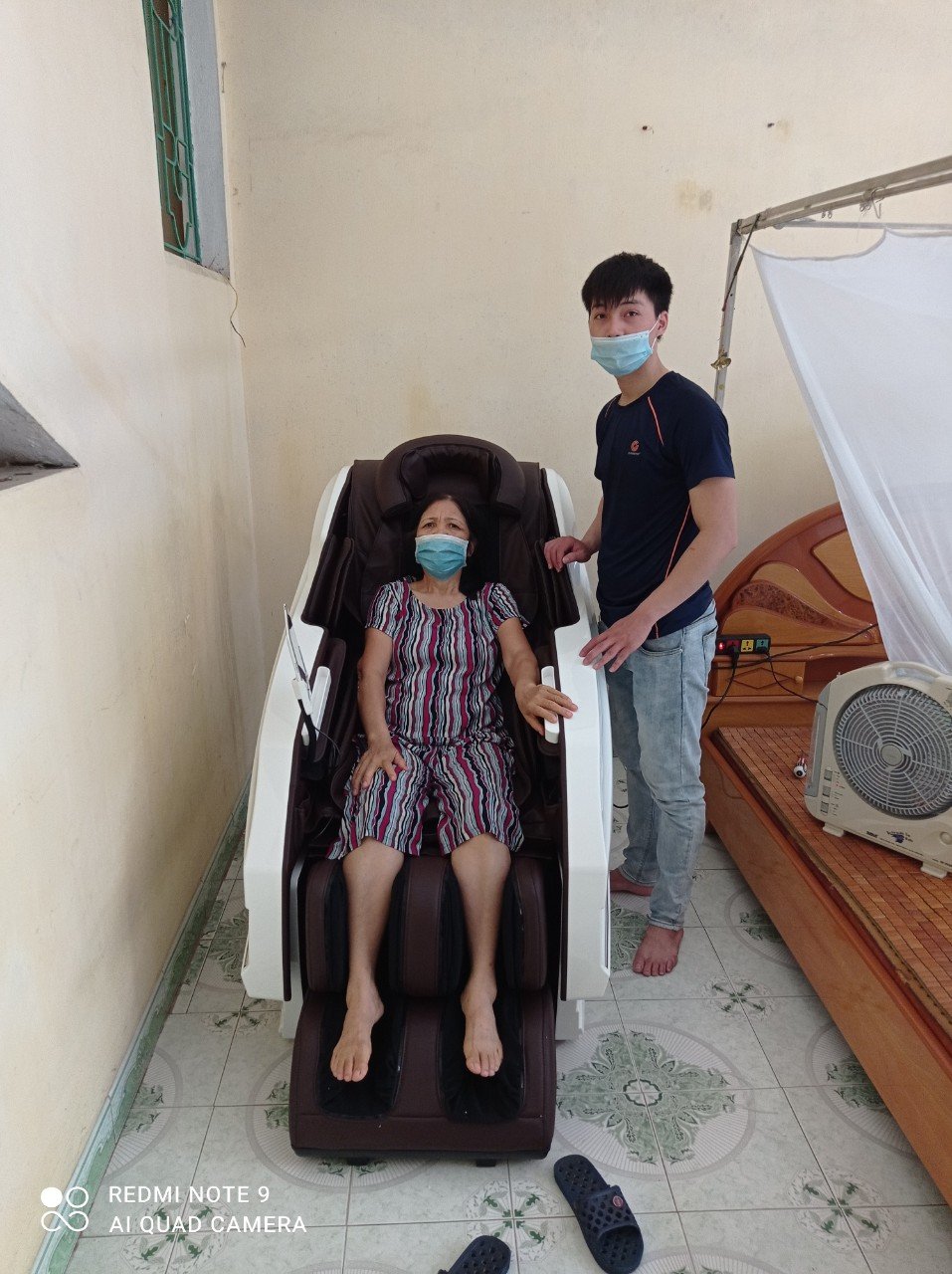 "Đo sức khỏe trực tiếp trên ghế massage này là điều mà tôi rất thích"_ cô Xuân, Cà Mau 1 "Đo sức khỏe trực tiếp trên ghế massage này là điều mà tôi rất thích"_ cô Xuân, Cà Mau 1