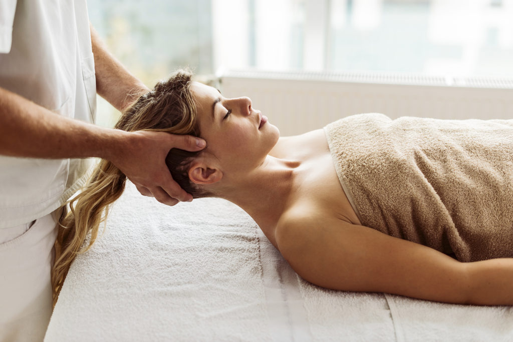 7 Phương Pháp Massage Toàn Thân & Lợi ích Mang Lại 1 7 Phương Pháp Massage Toàn Thân & Lợi ích Mang Lại 1