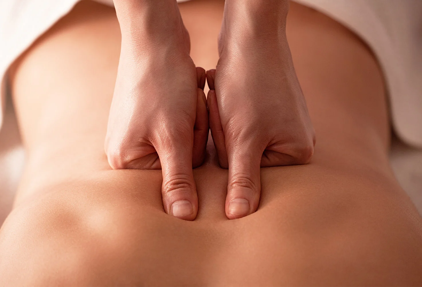 Từ A-Z Cách Massage Lưng Thư Giãn Giảm Mệt Mỏi 6