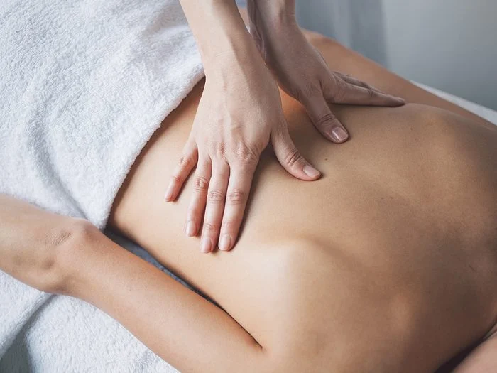 Từ A-Z Cách Massage Lưng Thư Giãn Giảm Mệt Mỏi 7
