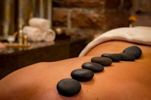 Massage Đá Nóng Là Gì? Công Dụng, Cách Massage 35