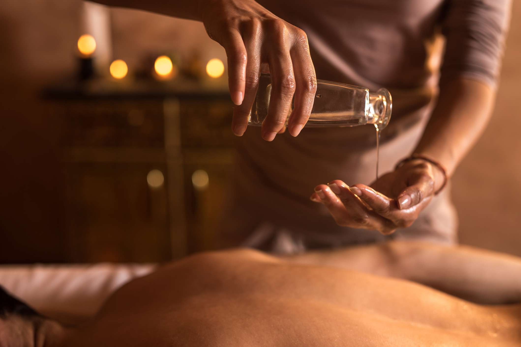 Ghế Massage Trị Liệu Là Gì? Có Hiệu Quả Không? 4 Minh họa phương pháp massage Thụy Điển