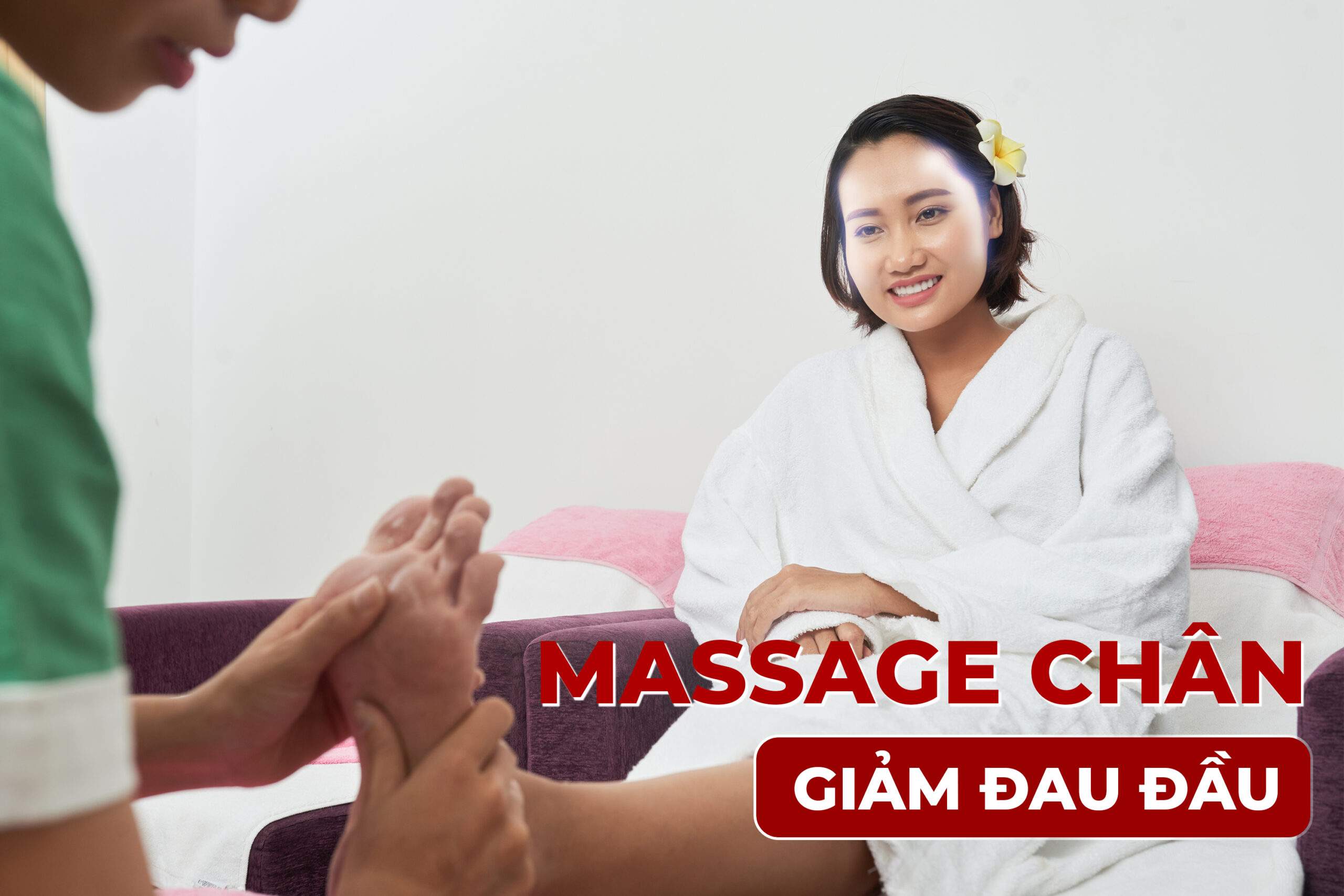 Minh họa massage chân giảm đau đầu