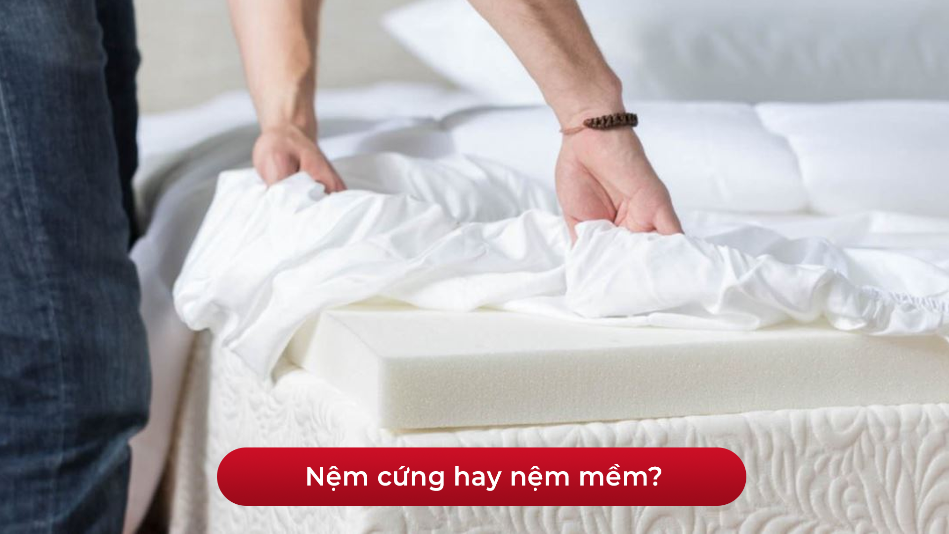 Minh họa chọn nệm cứng hay mềm khi ngủ cho người đau lưng