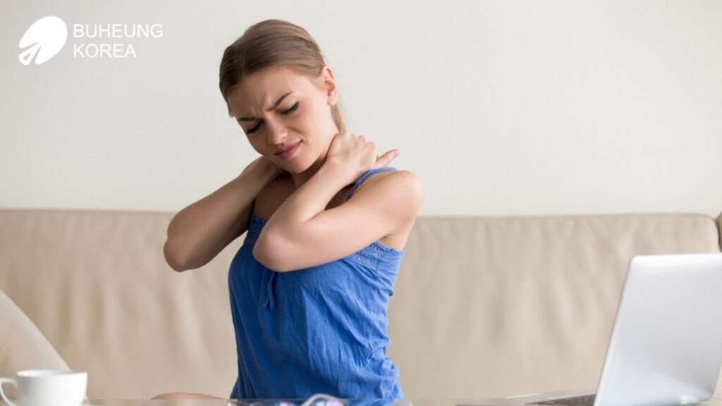 Giảm căng cứng vai gáy cho dân văn phòng: Hiểu rõ nguyên nhân, hậu quả và 7 chiến lược cải thiện hiệu quả 2 Giảm căng cứng vai gáy cho dân văn phòng: Hiểu rõ nguyên nhân, hậu quả và 7 chiến lược cải thiện hiệu quả 1