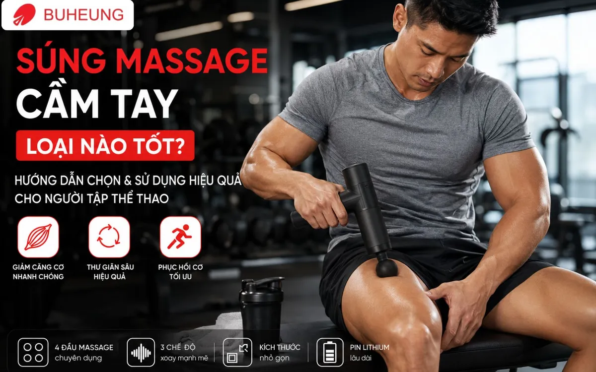 Vận động viên nam đang sử dụng súng massage cầm tay trên cơ đùi sau buổi tập gym, minh họa việc phục hồi cơ bắp hiệu quả để giảm căng cơ và tối ưu hóa hiệu suất luyện tập.
