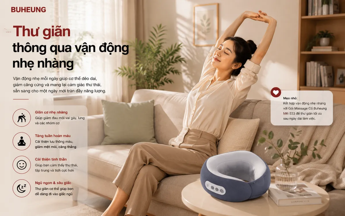 Người phụ nữ dân văn phòng tập yoga giãn cơ tại nhà, giảm đau mỏi vai gáy, kết hợp gối massage cổ để thư giãn hiệu quả.