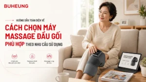 Hình ảnh minh họa cách chọn máy massage đầu gối phù hợp, thể hiện người dùng đang cân nhắc và sử dụng thiết bị chăm sóc sức khỏe khớp gối hiệu quả tại nhà.