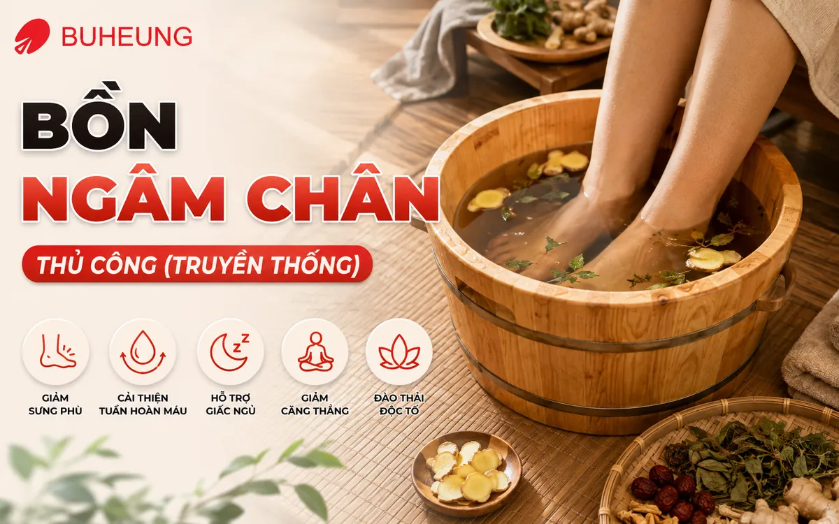 Chậu gỗ ngâm chân truyền thống, bồn ngâm chân thủ công, chăm sóc sức khỏe dân gian.